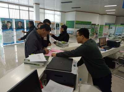 雄江鎮組織人員參觀三農服務超市，探索信息技術咨詢服務新路徑